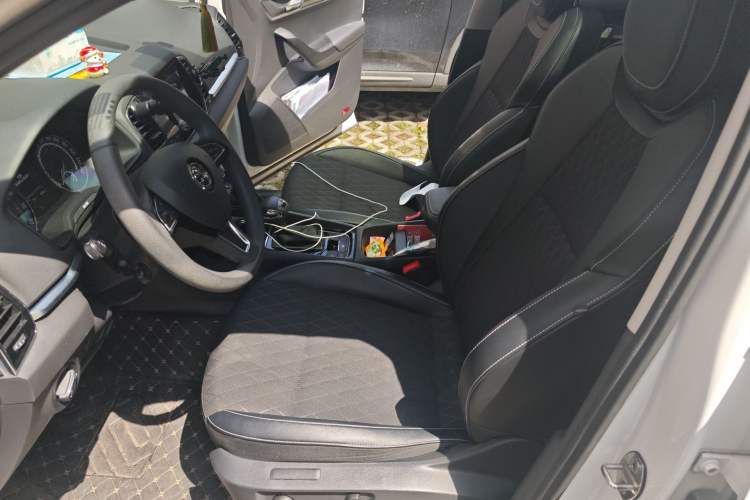 Used Skoda Karoq 2021 TSI280 Luxury Edition Left Front Seat