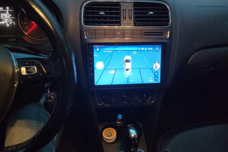 Used Volkswagen Polo 2016 1.6L Automatic Comfort Model Audio And AC Panel