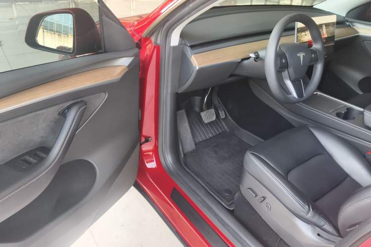 Used Tesla Model Y 2022 Rear-Wheel-Drive Version
