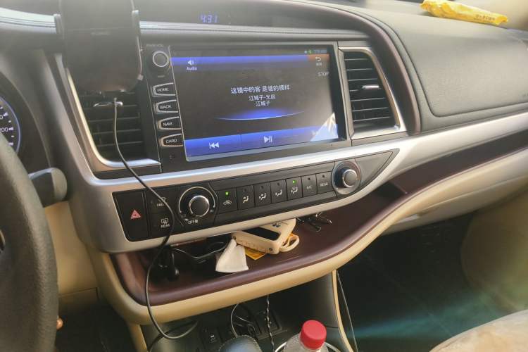 Used Toyota Highlander 2015 2.0T Four-Wheel Drive Elite Edition 7-Seater Audio And AC Panel