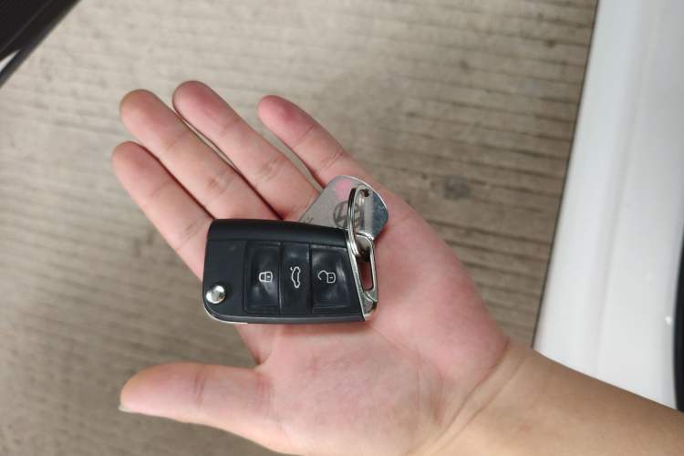 Used Volkswagen Tharu 2022 280TSI Two-Wheel Drive Trend Edition Vehicle Key