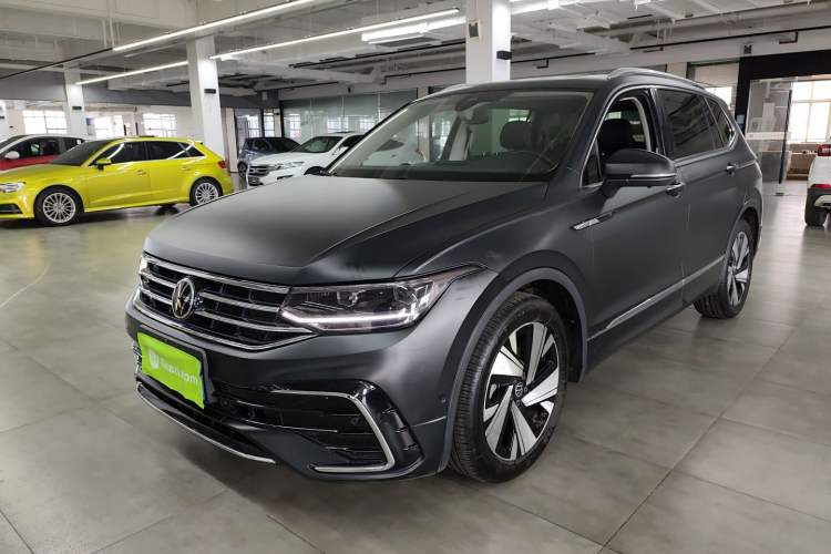 Used Volkswagen Tiguan L 2023 Restyled 330TSI Automatic Two-Wheel Drive R-Line Enhanced Comfort Version