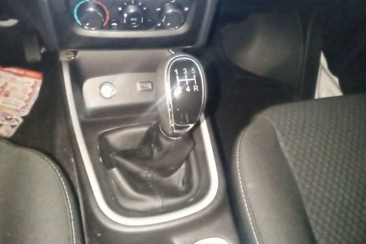 Used Jinbei Gold Hiace M Classic 2022 1.5L Engineering Lion Passenger Vehicle 5 Seats Gear Lever