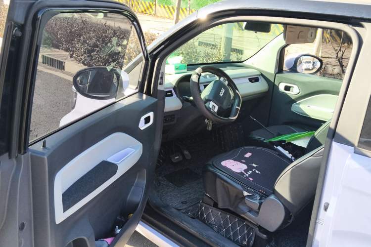 Used Chery QQ Ice Cream 2022 170km Sundae Phosphate Lithium-Ion