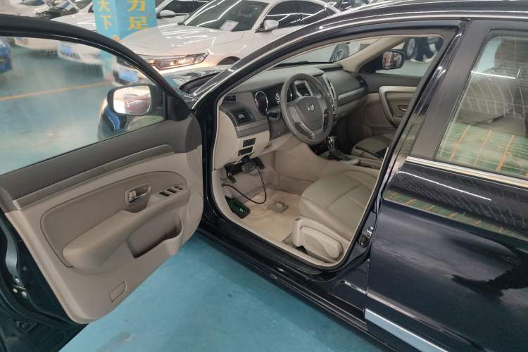 Used Dongfeng Aeolus A60 2012 1.6L Automatic Luxury Version
