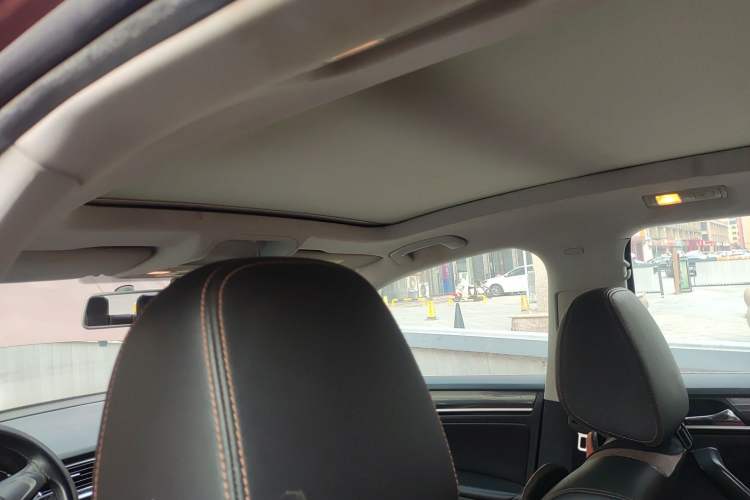 Used Volkswagen C-TREK 2017 230TSI DSG Comfort Version
