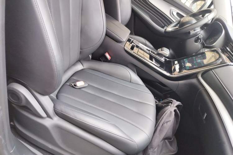 Used Roewe RX5 MAX 2019 300TGI Automatic Smart Cabin Luxury Edition
