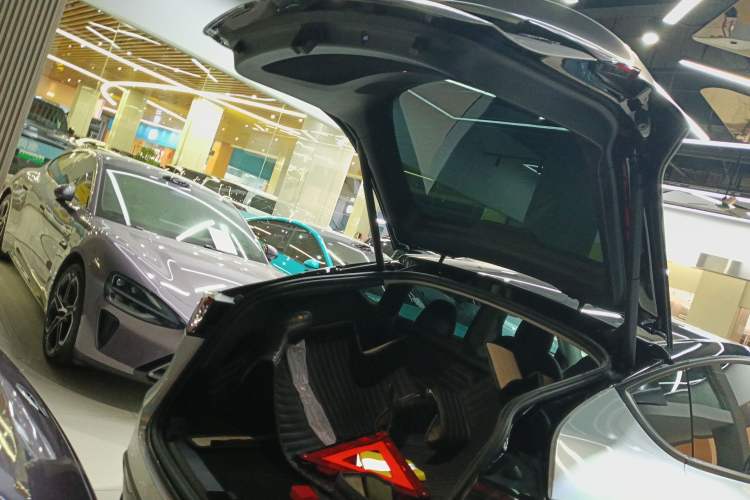 Used Tesla Model Y 2021 Revised Version 2 Long-Range All-Wheel-Drive Edition