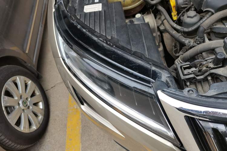 Used Skoda Kodiaq 2018 TSI380 7-Seater Four-Wheel-Drive Flagship Edition Right Front Headlight