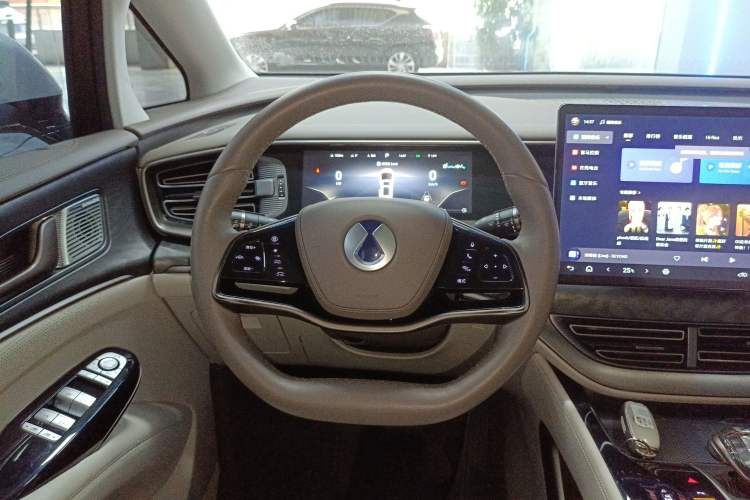 Used Denza D9 2022 DM-i 1040 Prestige Model