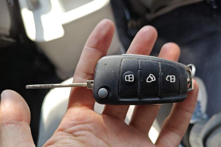 Used JAC Refine M3 2023 1.8L 7/8-Seater Comfort Edition