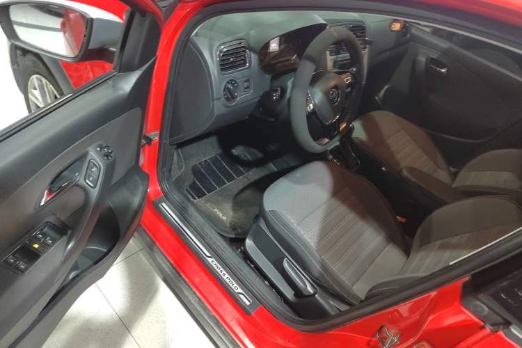 Used Volkswagen Polo 2014 1.6L Cross Polo Automatic Driver Seat