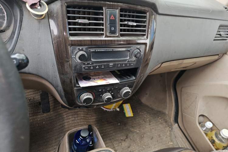 Used Wuling Rongguang 2014 1.5L S Standard Version Audio And AC Panel