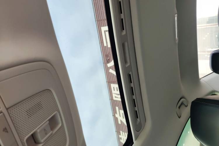 Used Roewe i5 2020 1.5L Manual 4G Connect Leehao Flagship Edition Headliner