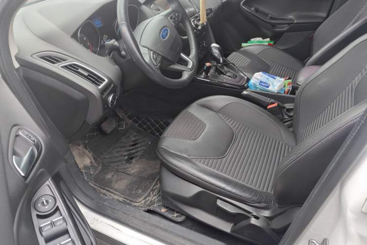 Used Ford Focus 2015 Hatchback 1.6L Automatic Fashion Edition