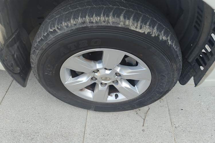 Used Toyota Prado 2016 2.7L Automatic Standard Edition Right Front Wheel Hub