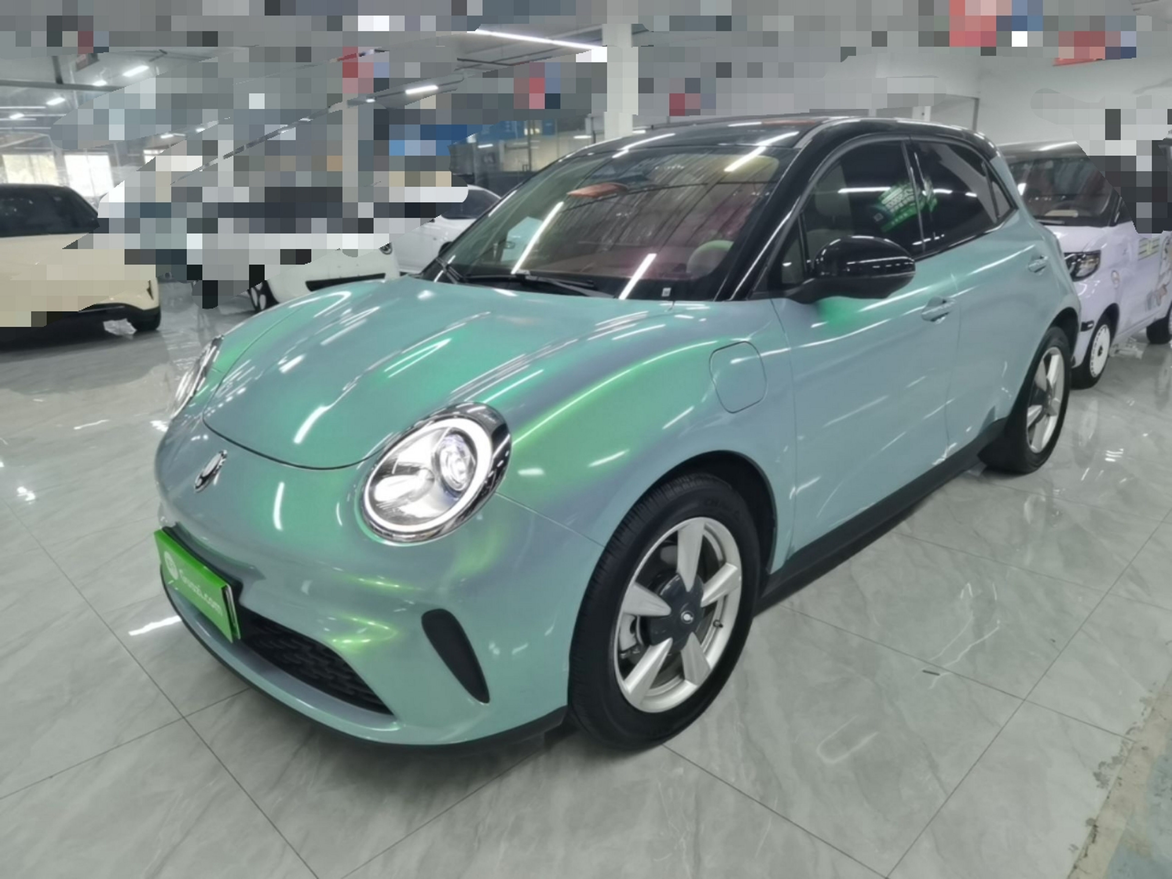 Unter der Vorderseite des Autos