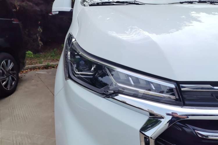 Used SAIC MAXUS G10 2025 2.0L Manual Multi-Function Version Gasoline 7 Seats