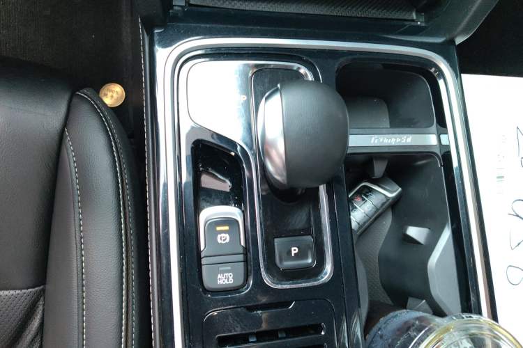 Used GAC Trumpchi GS8 2020 390T Two-Wheel Drive Luxury Smart Connectivity Version (7 Seats) Gear Lever