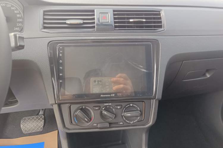 Used Volkswagen Santana 2021 1.5L Automatic Fashion Edition Audio And AC Panel