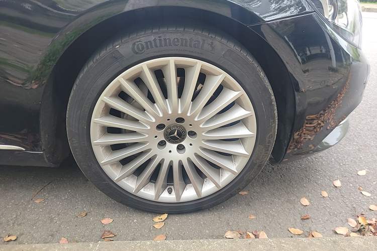 Used Mercedes-Benz S-Class 2014 S 400 L HYBRID Right Front Wheel Hub