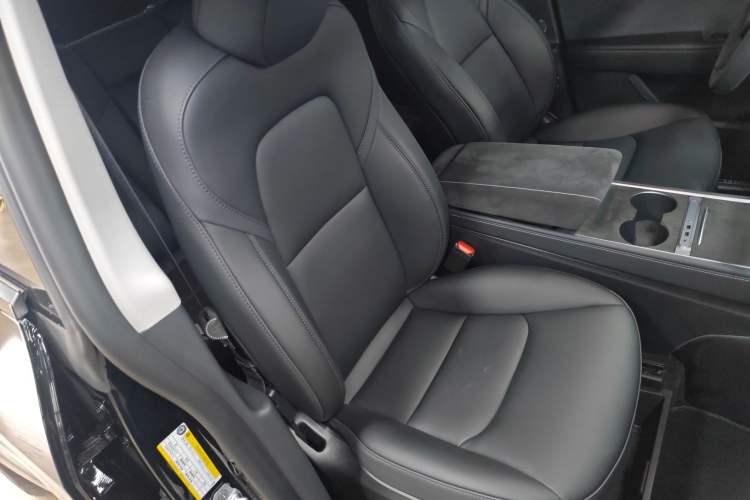 Used Tesla Model Y 2023 Rear-Wheel-Drive Version
