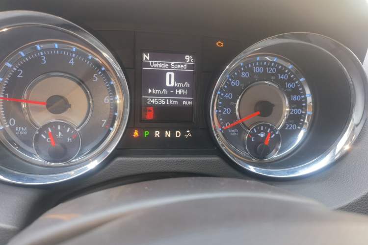 Used Chrysler Grand Voyager 2013 3.6L Luxury Edition Odometer Close Up