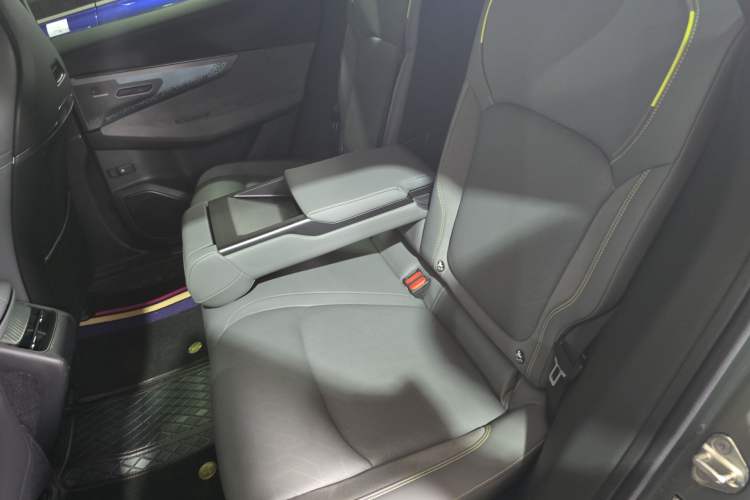 Used Lynk & Co 08 EM-P 2023 220 km Limited-Time Edition Left Rear Seat