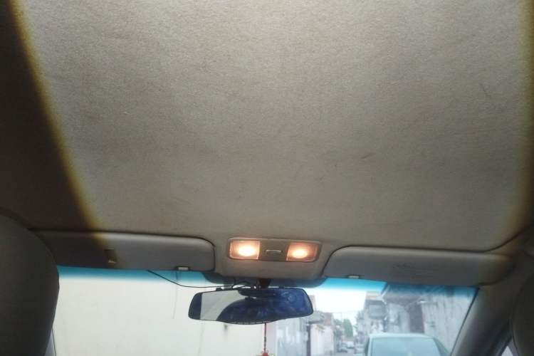 Used Kia K2 2015 Sedan 1.4L MT GLS Headliner