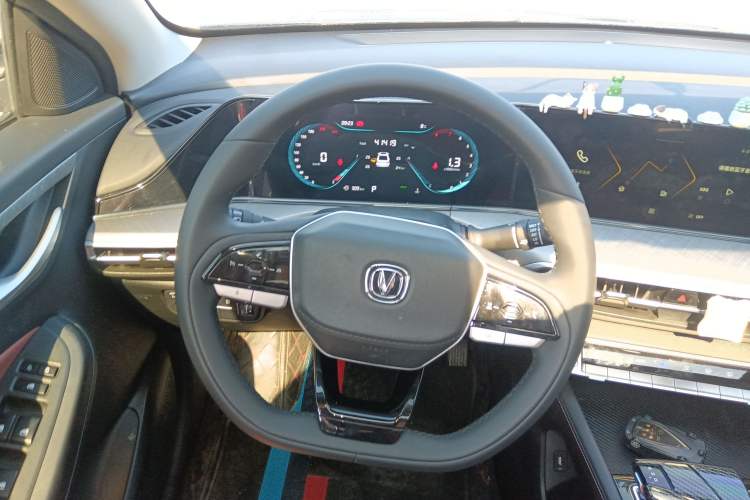 Used CHANGAN Eado 2024 PLUS Blue Whale NE 1.4T GDI DCT High-Energy Edition Steering Wheel
