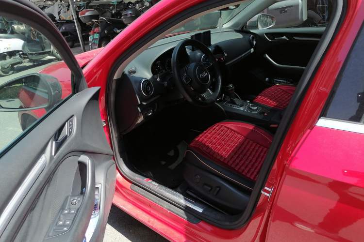 Used Audi A3 2015 Limousine 35 TFSI Millionth Anniversary Intelligent Leading Model
