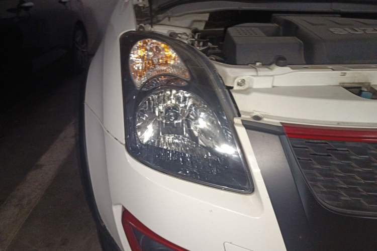 Used Suzuki Swift 2016 1.5L Automatic Fashionable Coolplay Edition Right Front Headlight