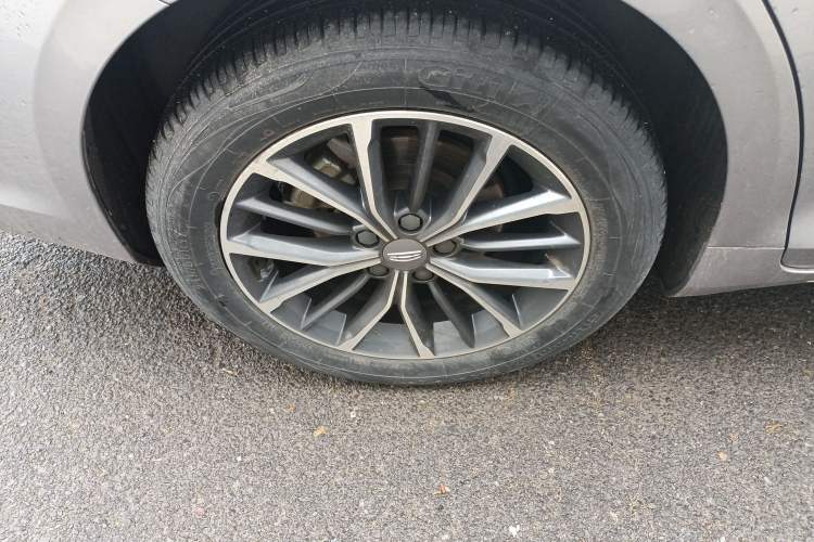 Used Geely Auto Preface 2021 2.0TD Luxury Version Right Rear Wheel Hub