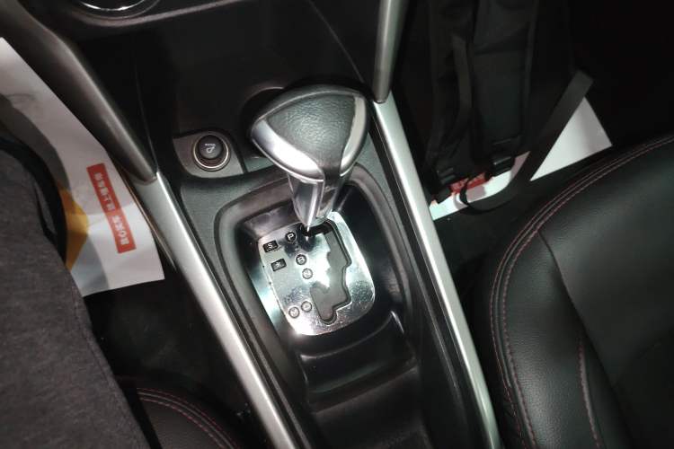 Used Citroen C3-XR 2017 1.6L Automatic Pioneer Model Gear Lever