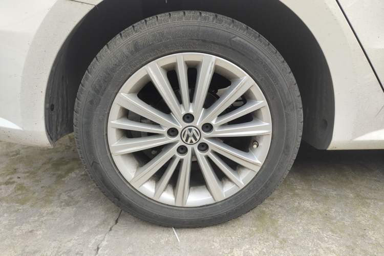 Used Volkswagen Gran Lavida 2013 1.4 TSI Automatic Comfort Model
