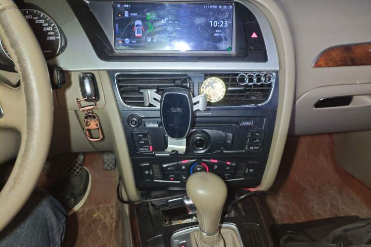 Used Audi A4L 2012 2.0 TFSI automatic standard version