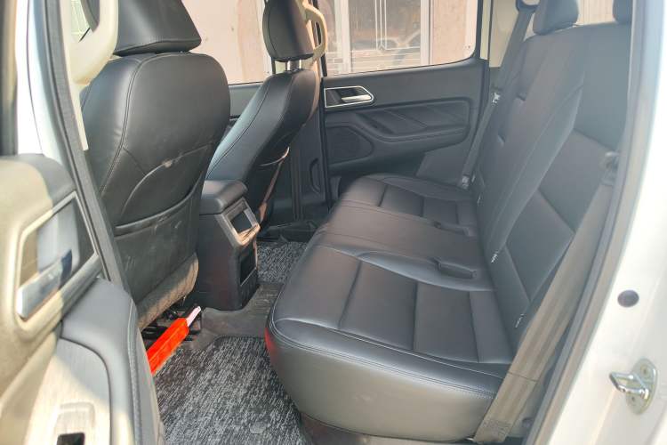 Used Great Wall Poer 2023 2.0T Commercial Version Automatic Diesel 4x4 Elite Long-Box GW4D20M
