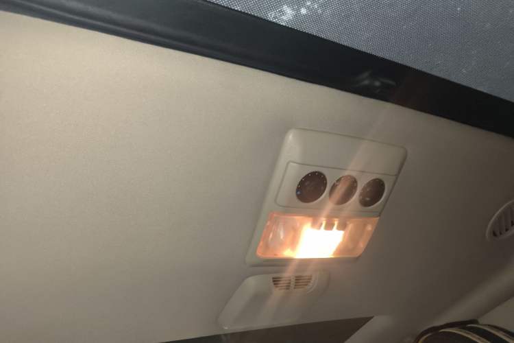 Used Land Rover Discovery 2015 3.0 SC V6 HSE Headliner