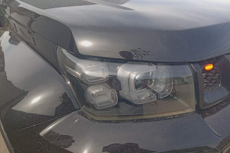 Used BAIC Off-Road BJ40 2020 2.0T Automatic Four-Wheel Drive Urban Hunter Edition Chivalrous Type Right Front Headlight