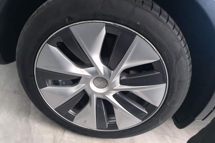 Used Tesla Model Y 2022 Revised Version Rear-Wheel Drive Right Rear Wheel Hub