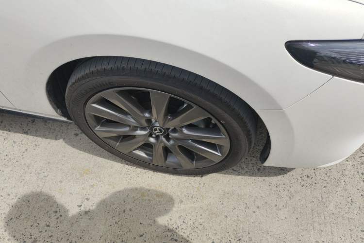 Used Mazda 3 Axela 2021 2.0L Automatic Zhiya Edition Right Front Wheel Hub