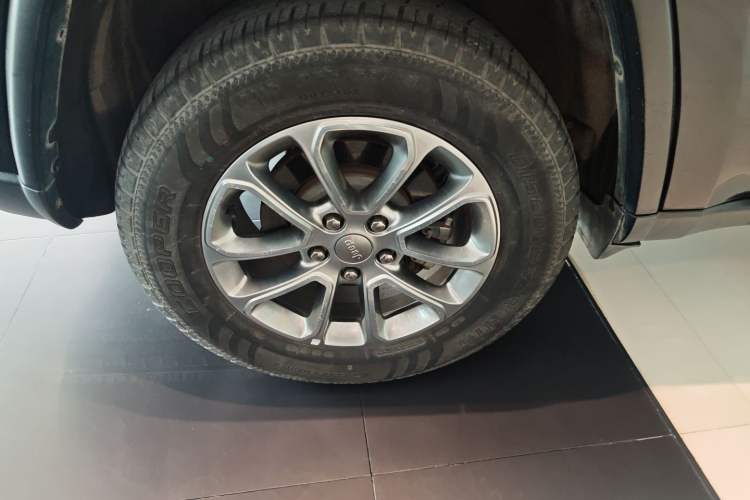 Used Jeep Grand Cherokee 2015 3.0L Comfort Navigation Edition
