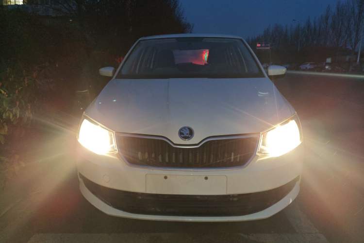 Used Skoda Fabia 2017 1.4L Manual Enjoy Edition
