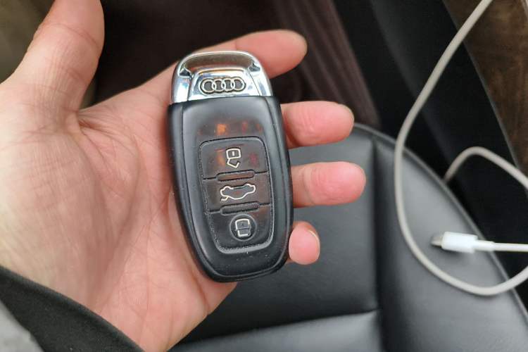 Used Audi Q5 2013 40 TFSI Comfort Edition Vehicle Key