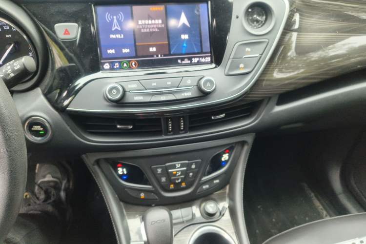 Used Buick Envision 2021 532T Two-Wheel-Drive Leading Version Audio And AC Panel