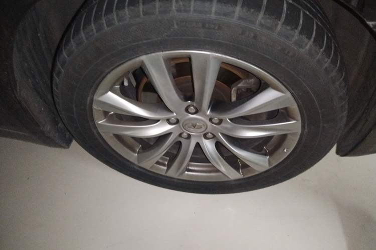 Used Infiniti Q70 2015 Q70L 2.5L Elite Edition Right Front Wheel Hub