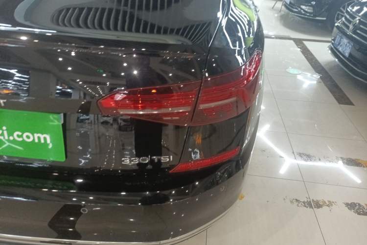 Used Volkswagen Passat 2020 Facelift 330TSI Elite Edition China VI Standard