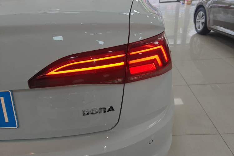 Used Volkswagen Bora 2020 1.5L Automatic Elite Version Right Rear Taillight