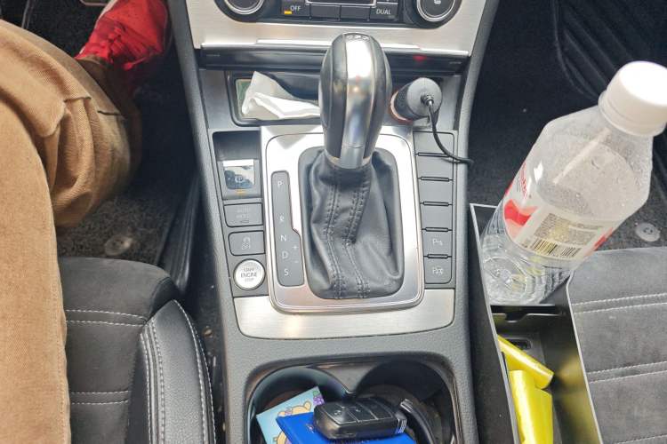 Used Volkswagen FAW-Volkswagen CC 2013 1.8TSI Luxury Model Gear Lever