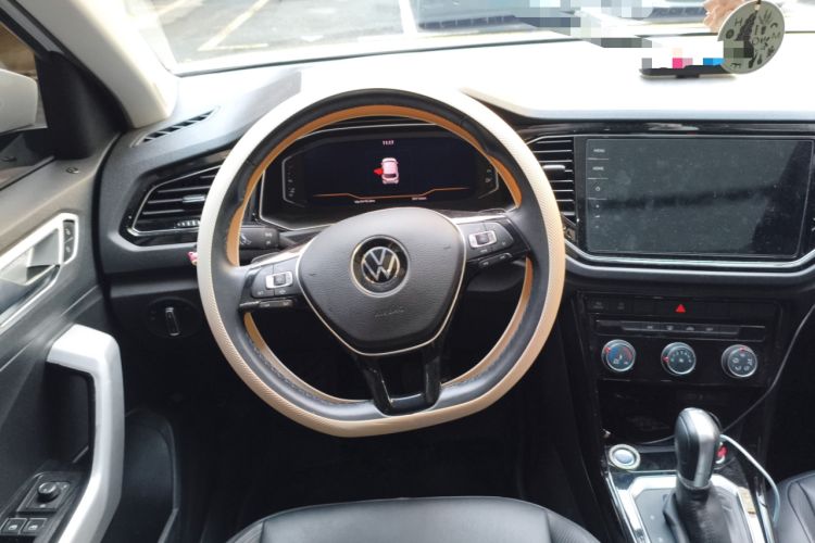 Used Volkswagen T-ROC 2021 280TSI DSG Two-Wheel Drive Comfort Connect Edition